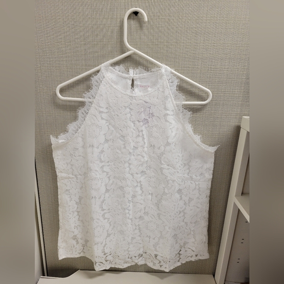 Womens Sleeveless Lace Blouse - Picture 4 of 10